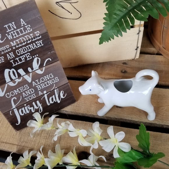 Other - Cow Creamer white 259
